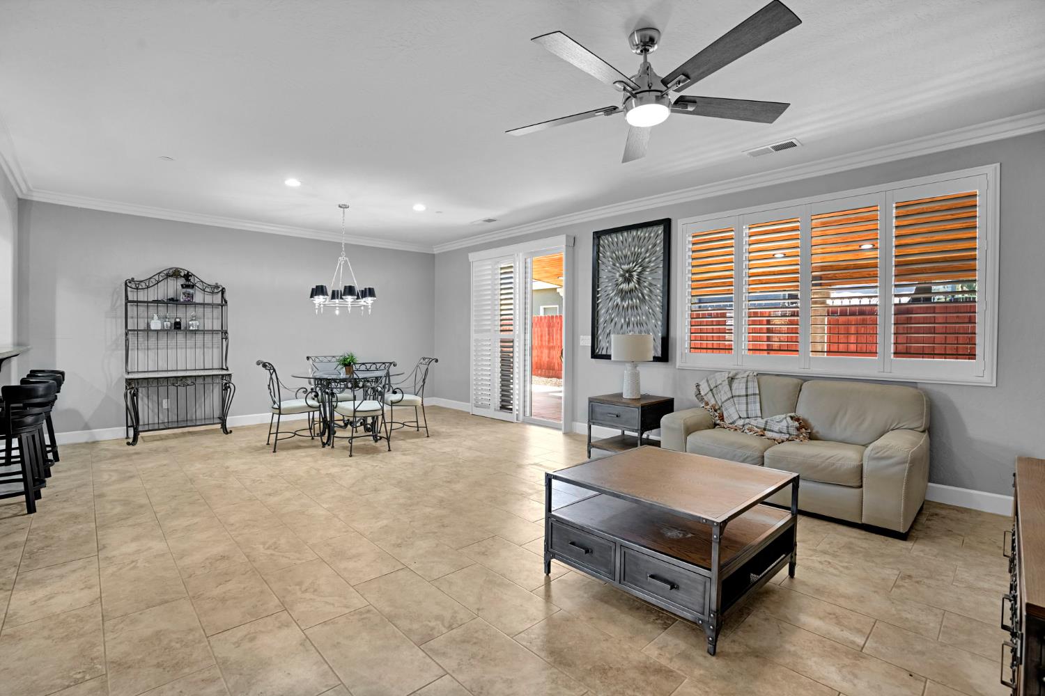 1834 N Leila St, Visalia, CA 93291