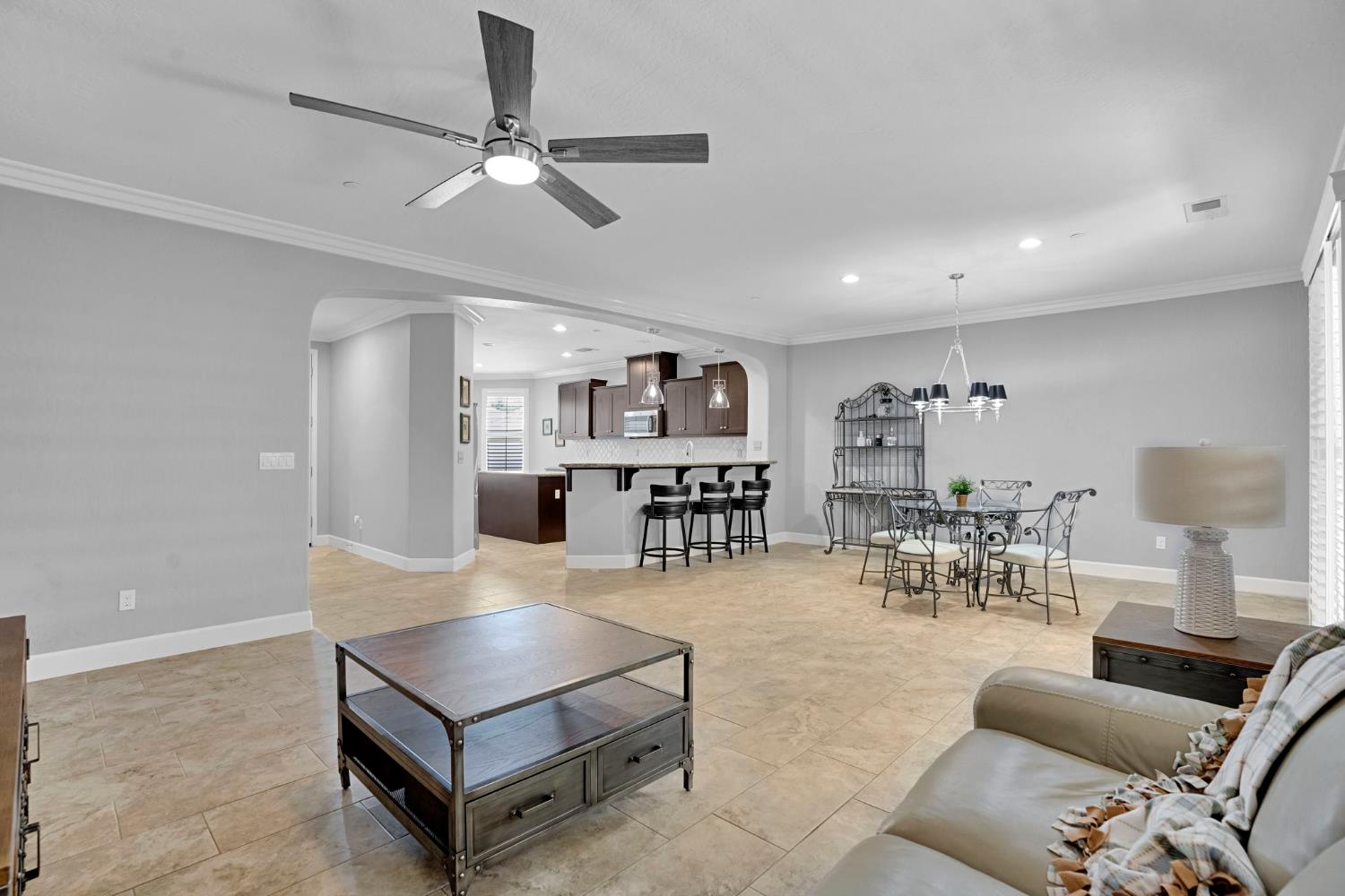 1834 N Leila St, Visalia, CA 93291