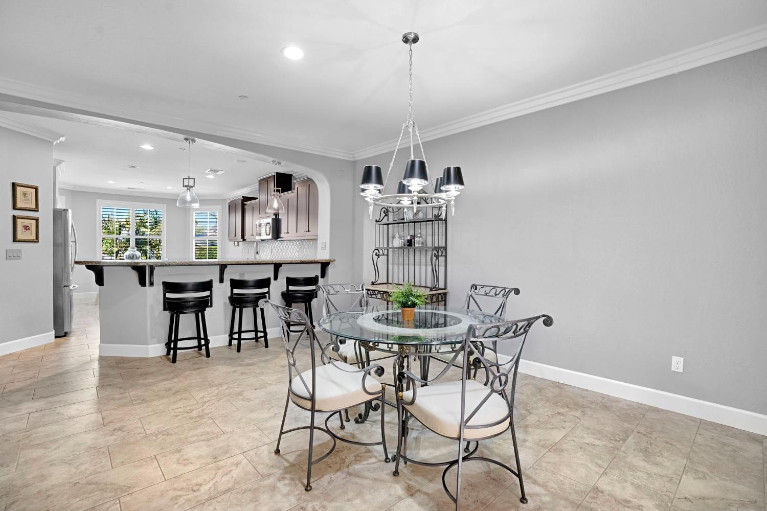 1834 N Leila St, Visalia, CA 93291