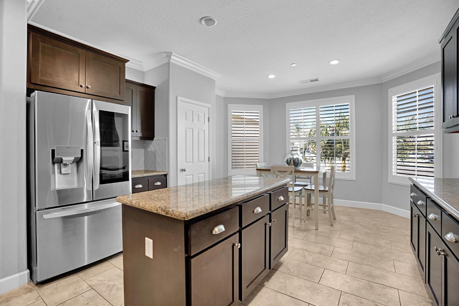 1834 N Leila St, Visalia, CA 93291
