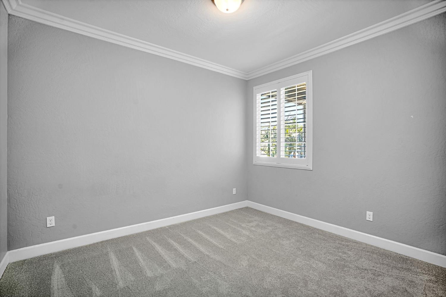 1834 N Leila St, Visalia, CA 93291