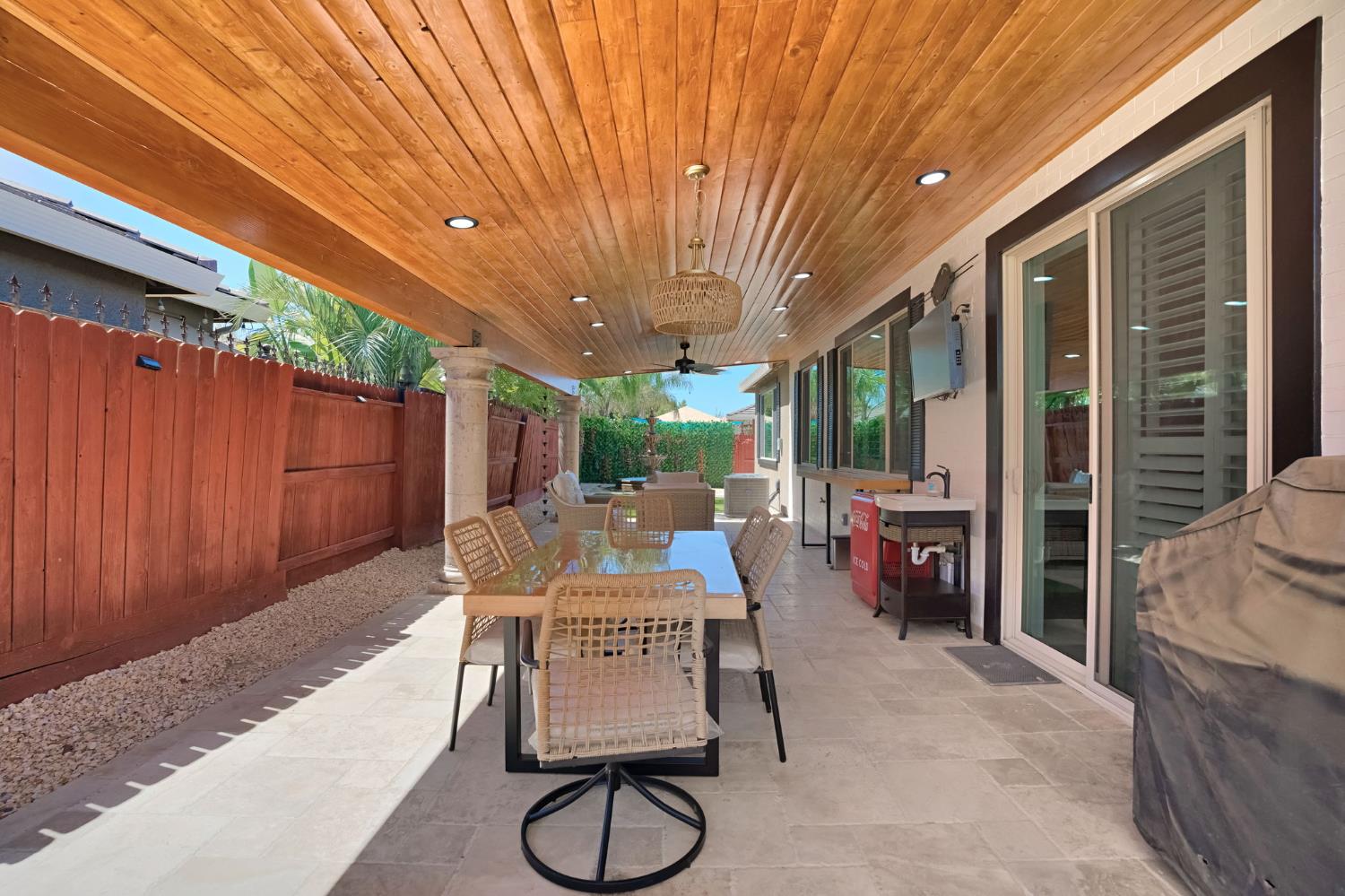 1834 N Leila St, Visalia, CA 93291