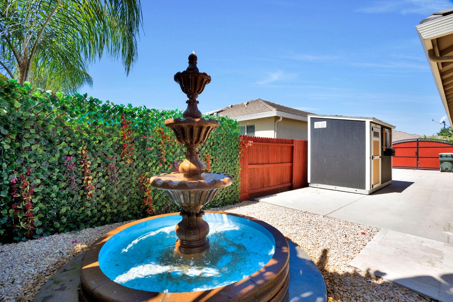 1834 N Leila St, Visalia, CA 93291