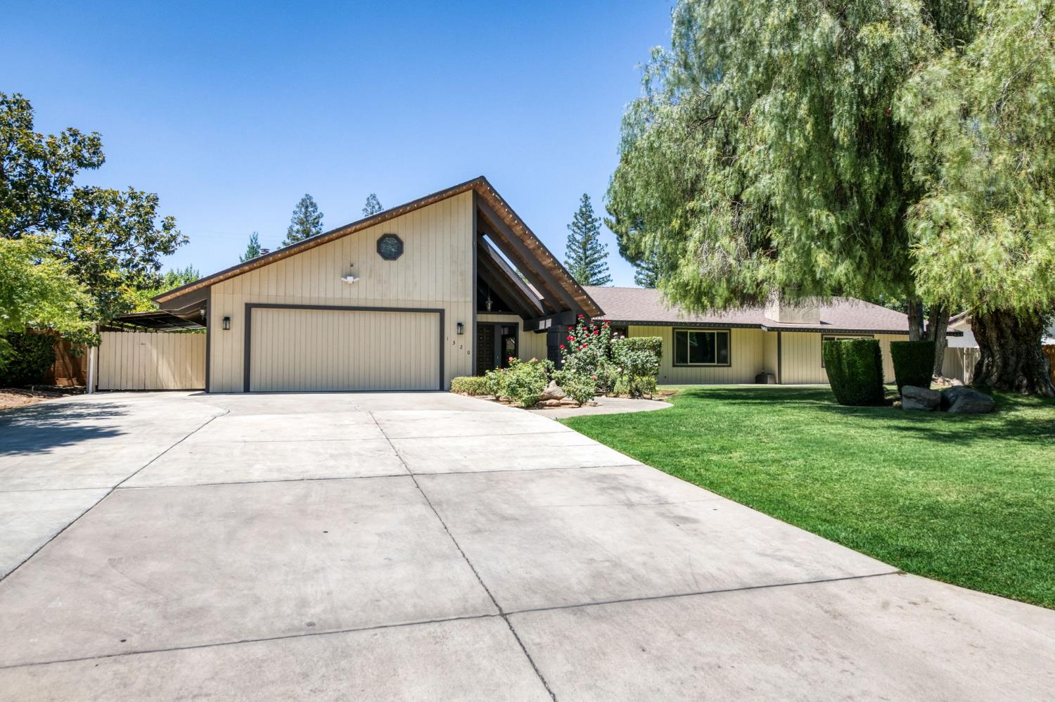 1320 W Alluvial Ave, Fresno, CA 93711