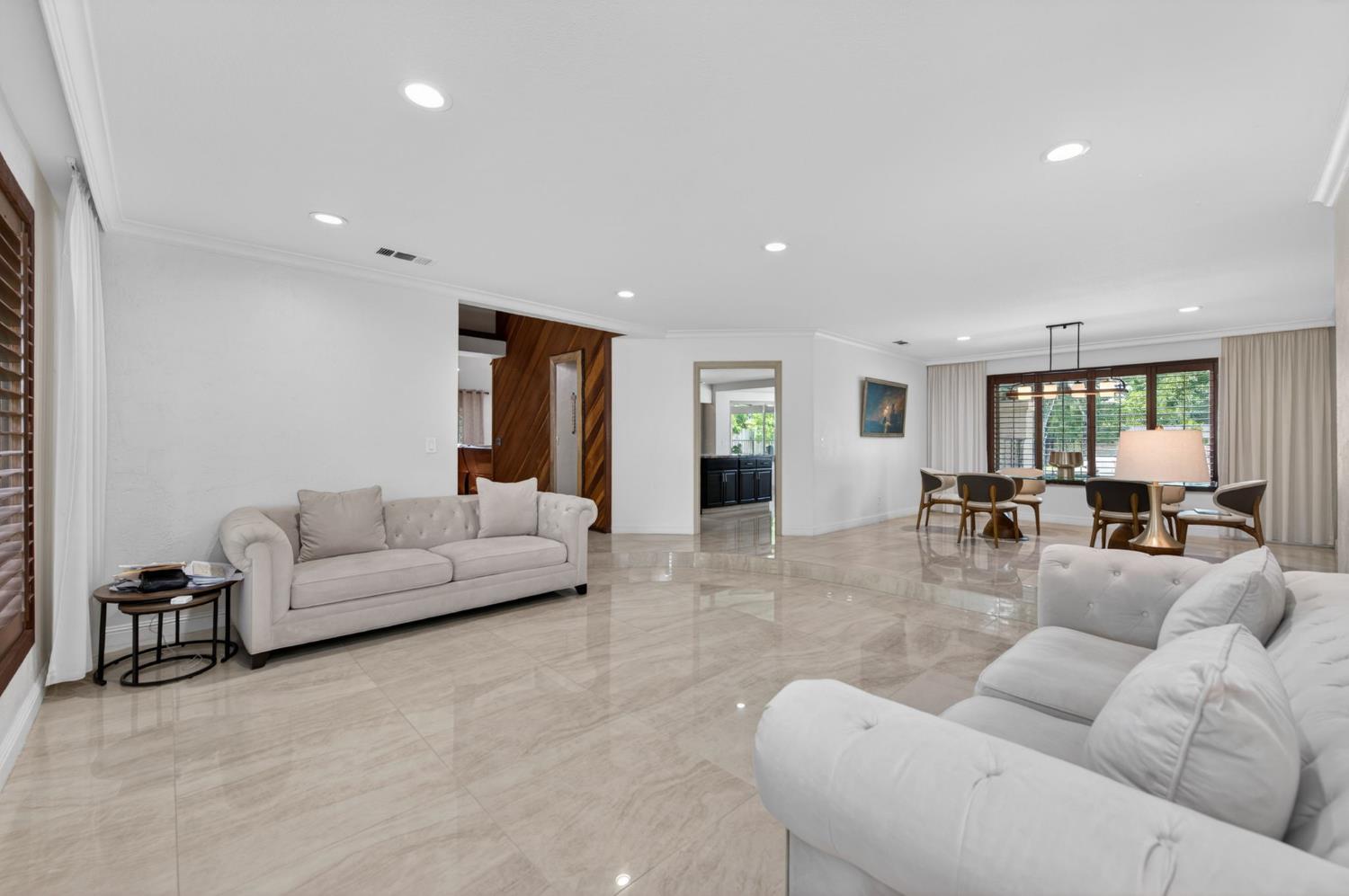 1320 W Alluvial Ave, Fresno, CA 93711