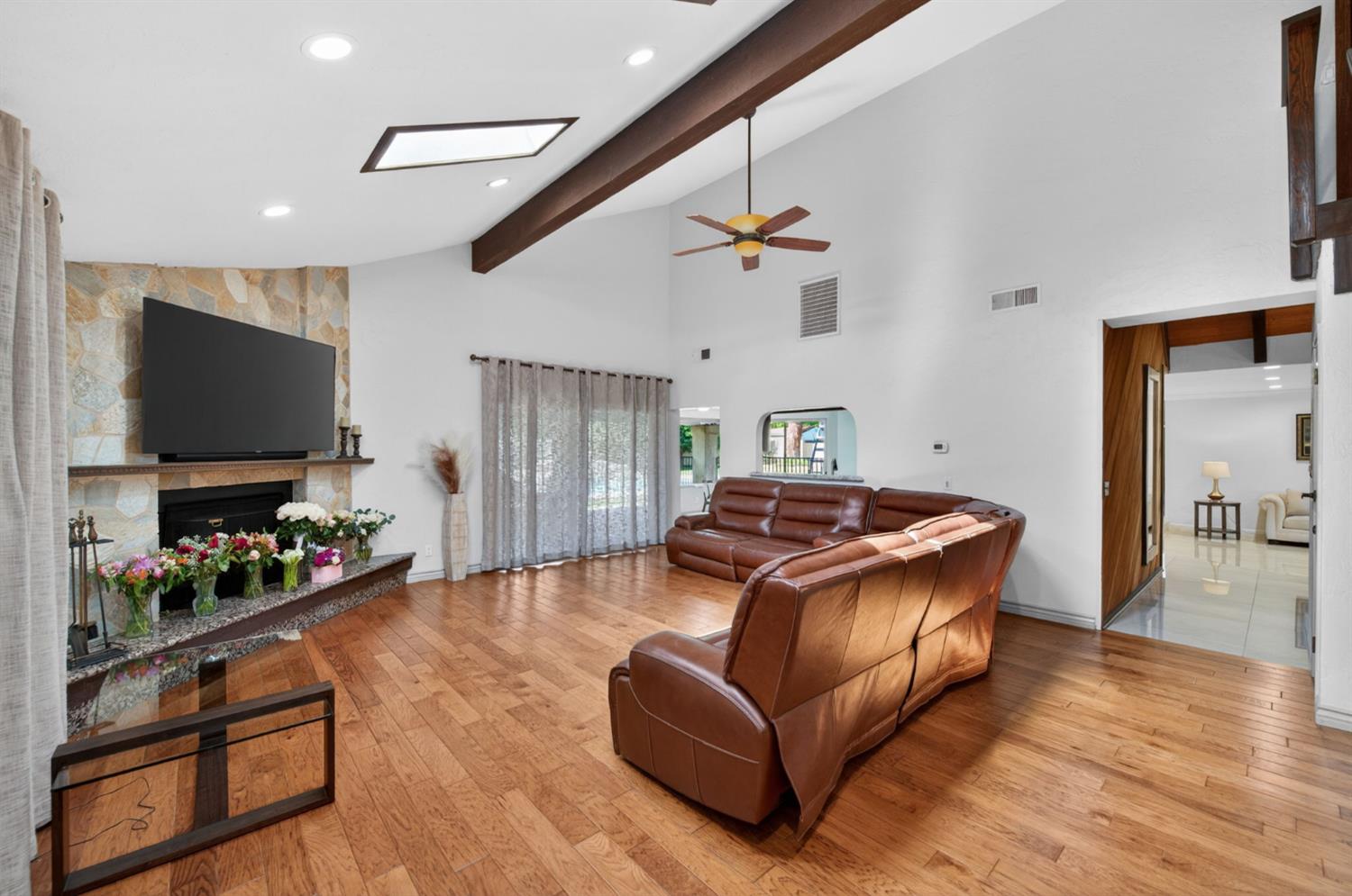 1320 W Alluvial Ave, Fresno, CA 93711