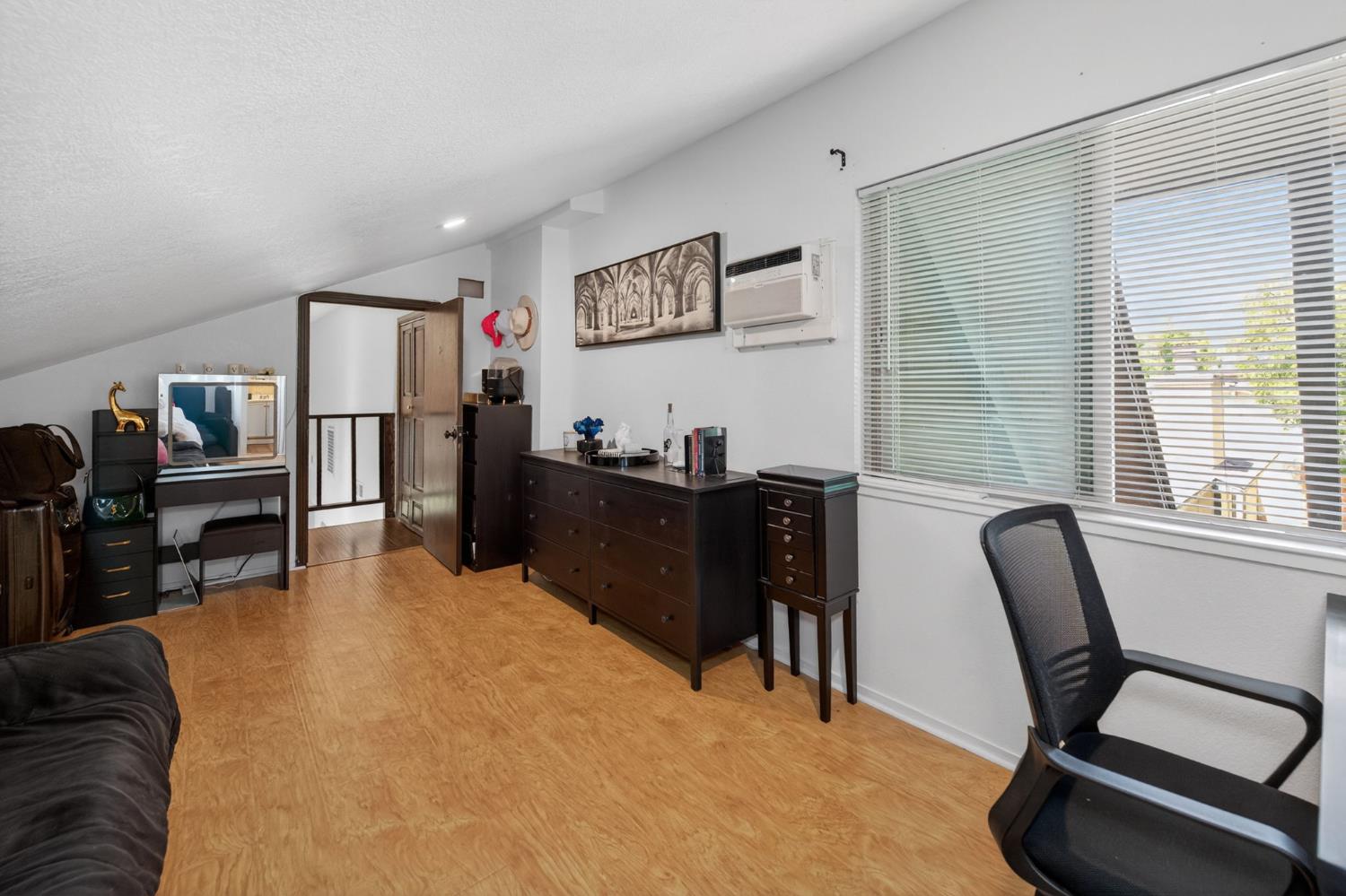 1320 W Alluvial Ave, Fresno, CA 93711
