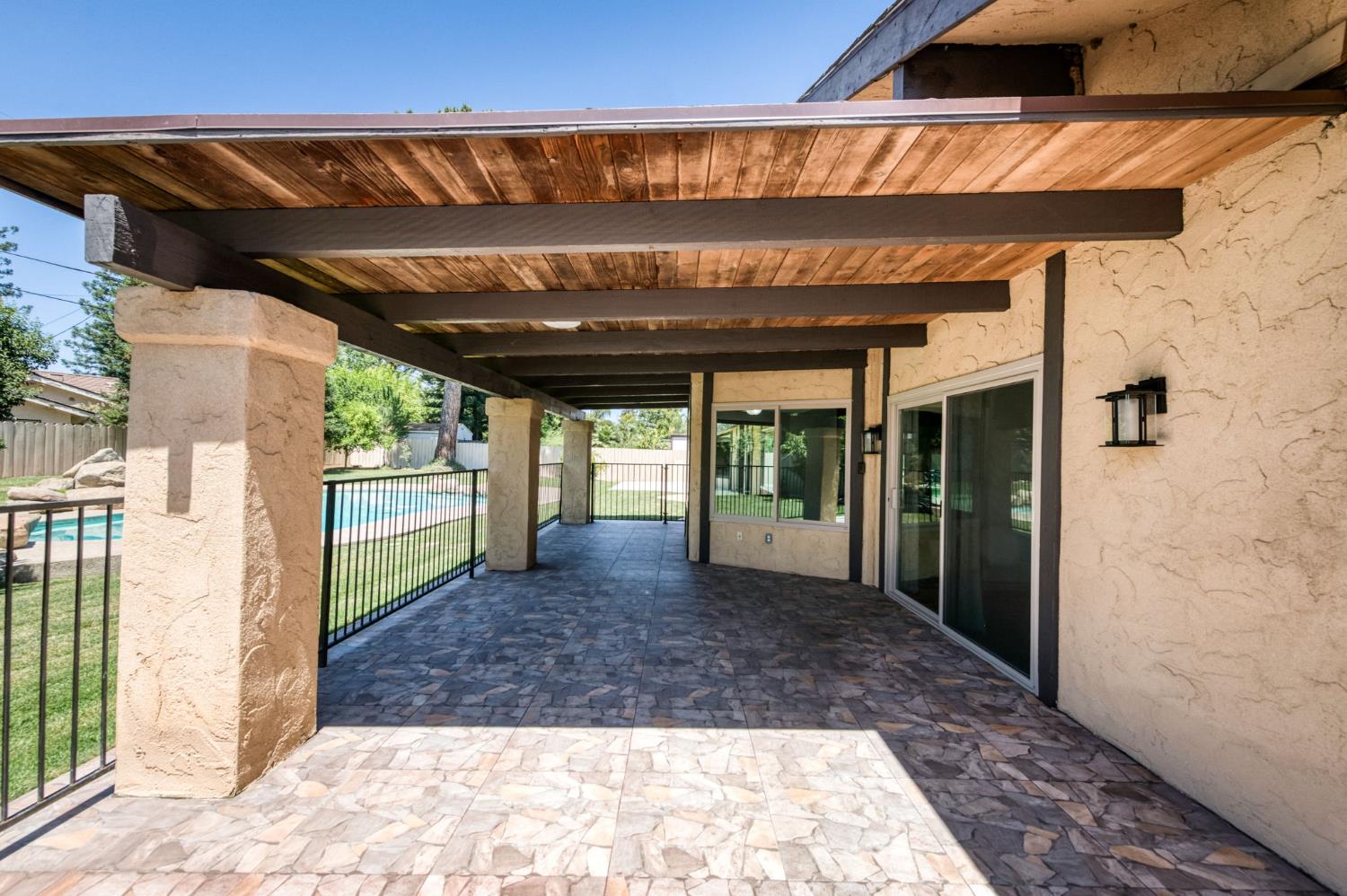 1320 W Alluvial Ave, Fresno, CA 93711