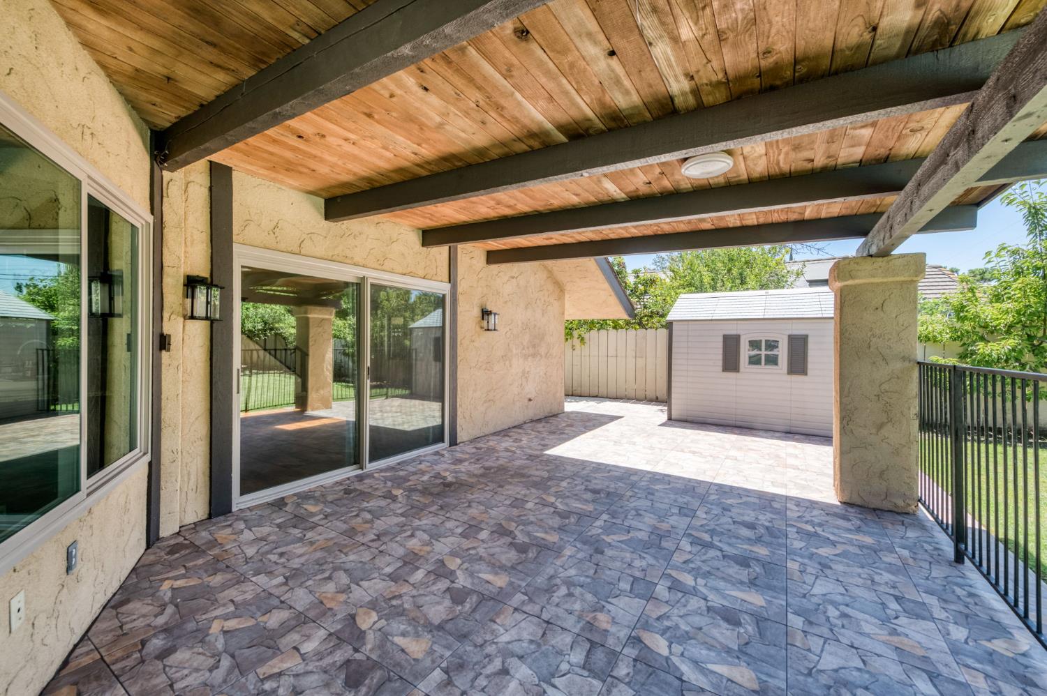 1320 W Alluvial Ave, Fresno, CA 93711
