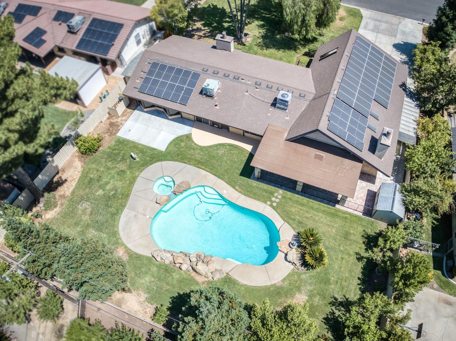 1320 W Alluvial Ave, Fresno, CA 93711