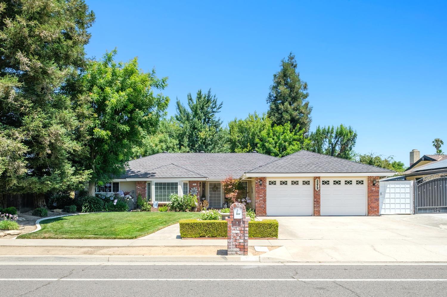 3372 W Sierra Ave, Fresno, CA 93711