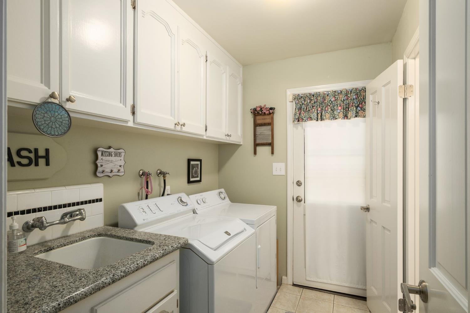 3372 W Sierra Ave, Fresno, CA 93711