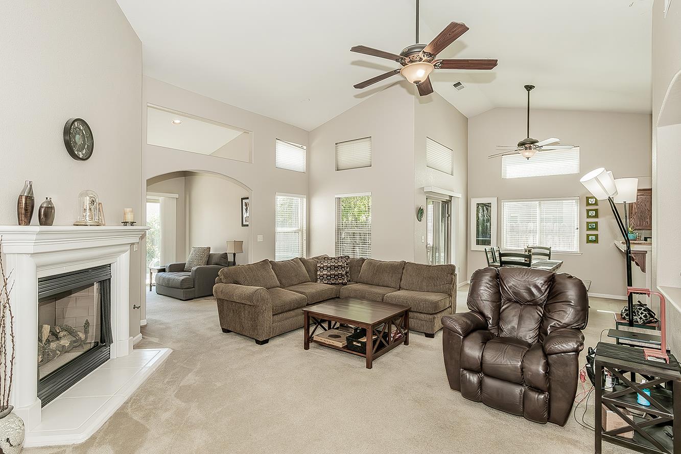 6659 E Cornell Ave, Fresno, CA 93727