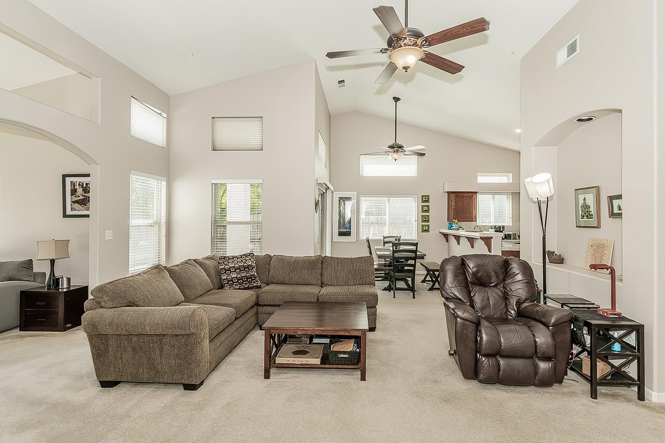 6659 E Cornell Ave, Fresno, CA 93727