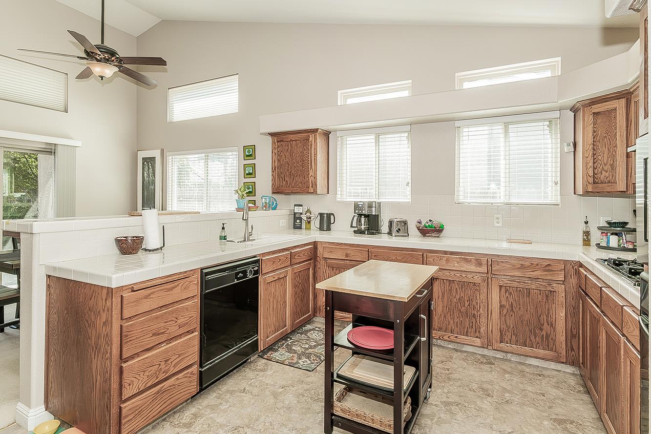 6659 E Cornell Ave, Fresno, CA 93727