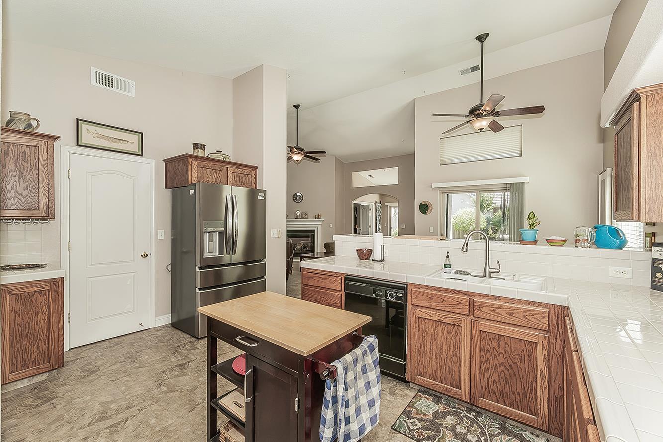 6659 E Cornell Ave, Fresno, CA 93727