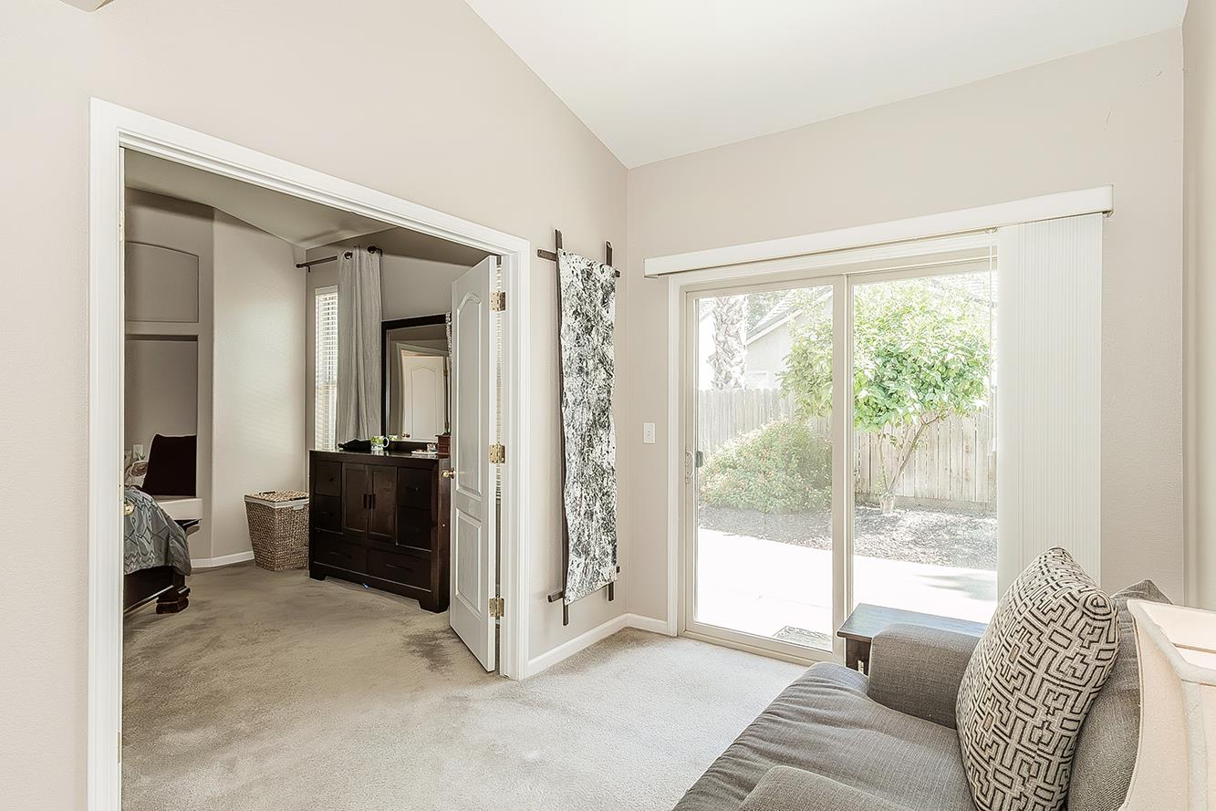 6659 E Cornell Ave, Fresno, CA 93727