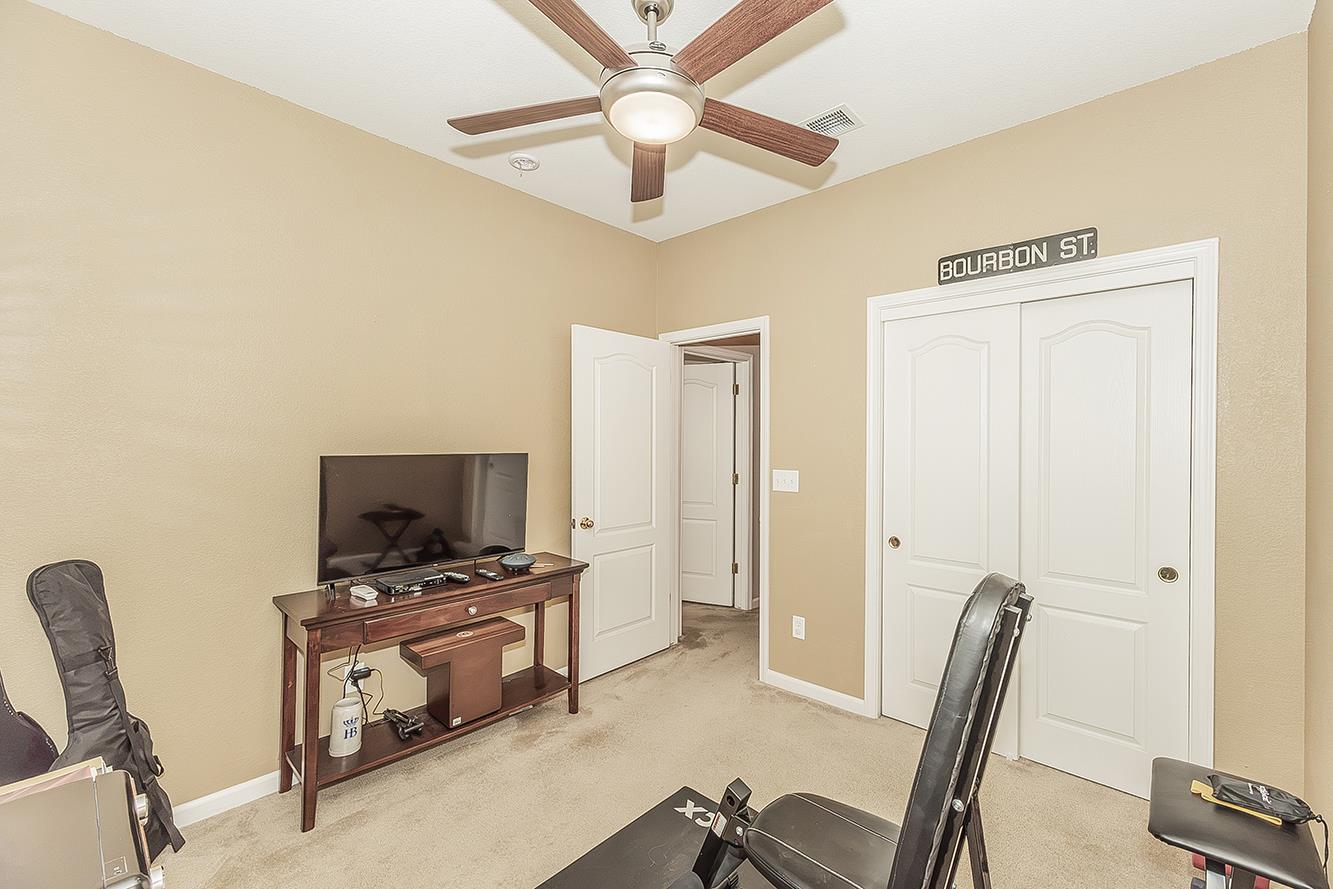 6659 E Cornell Ave, Fresno, CA 93727