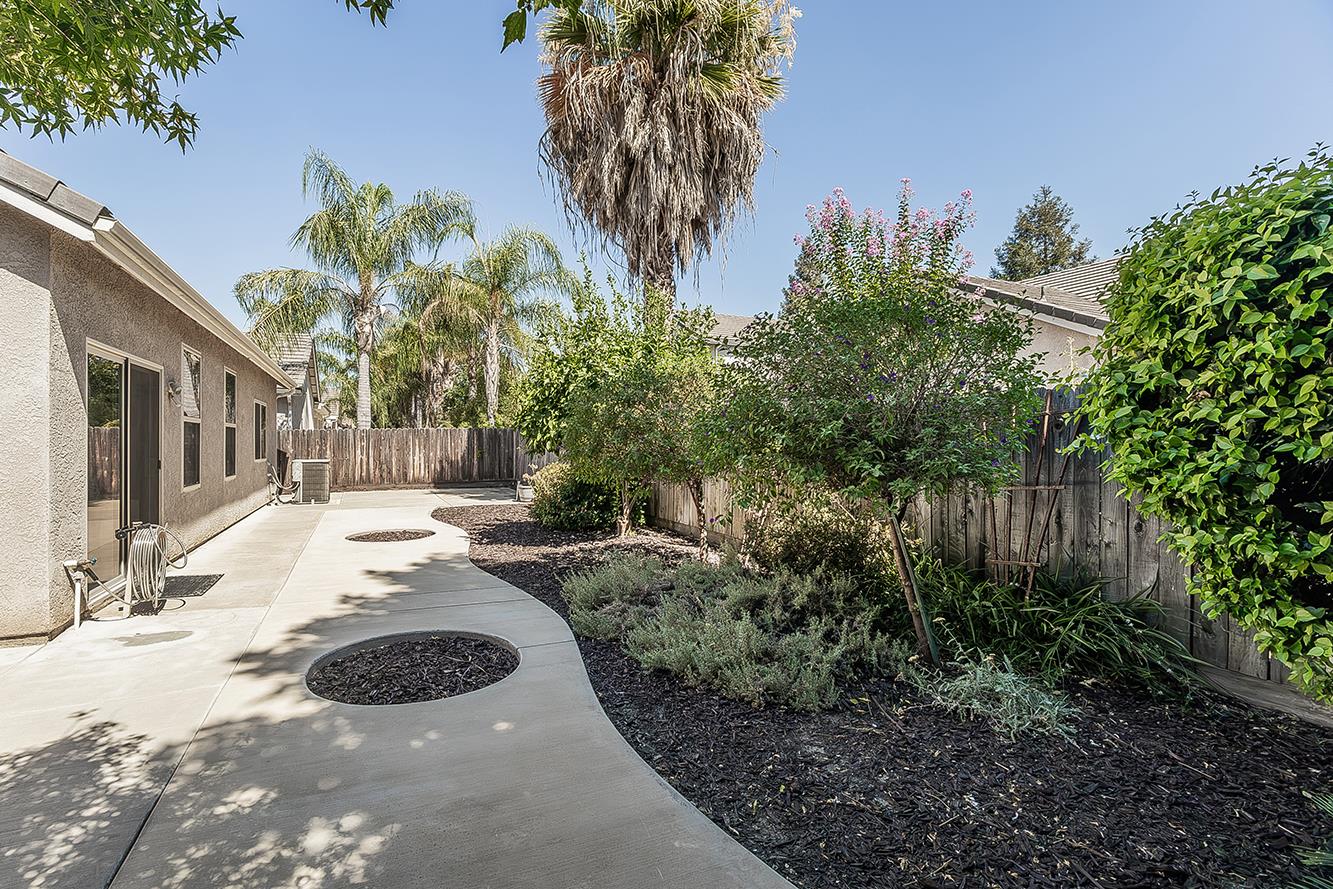 6659 E Cornell Ave, Fresno, CA 93727