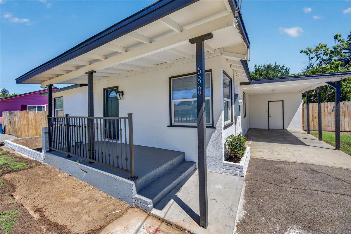 680 W Sample, Fresno, CA 93704