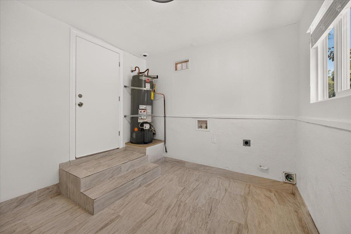680 W Sample, Fresno, CA 93704
