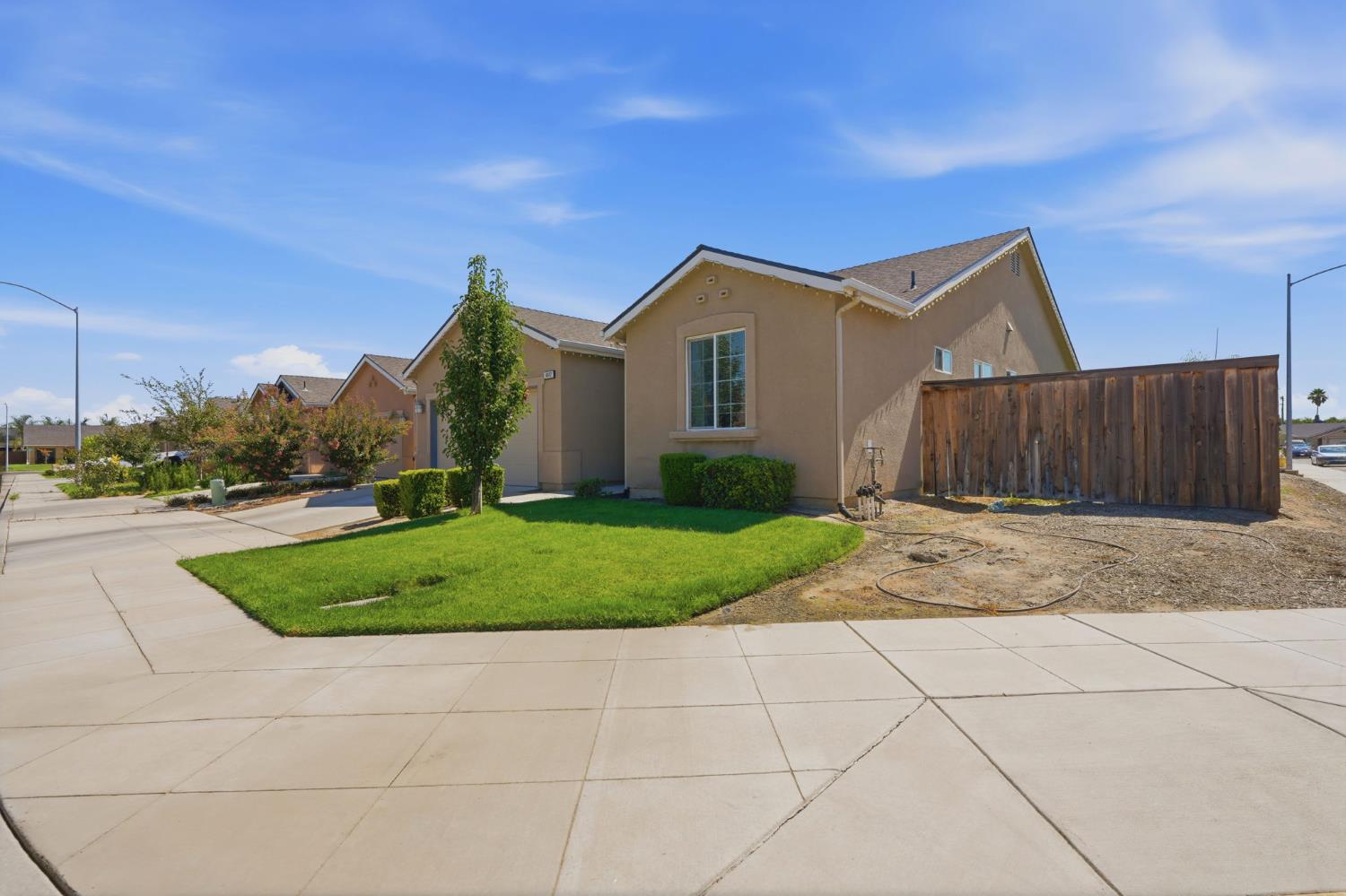 8482 15Th St, Parlier, CA 93648