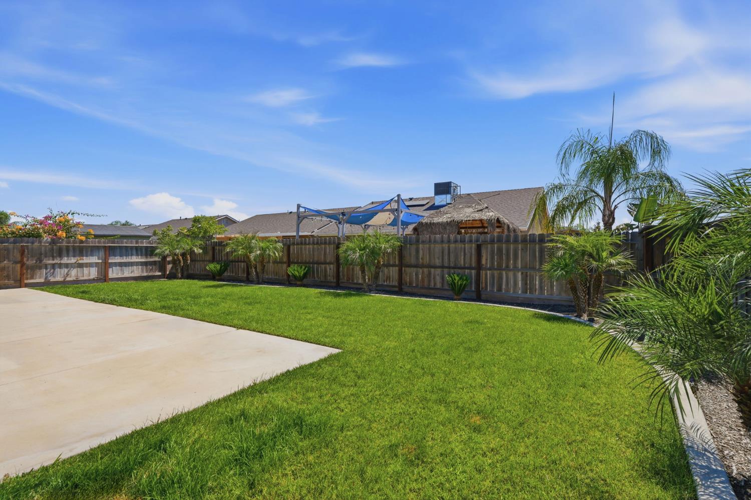 8482 15Th St, Parlier, CA 93648
