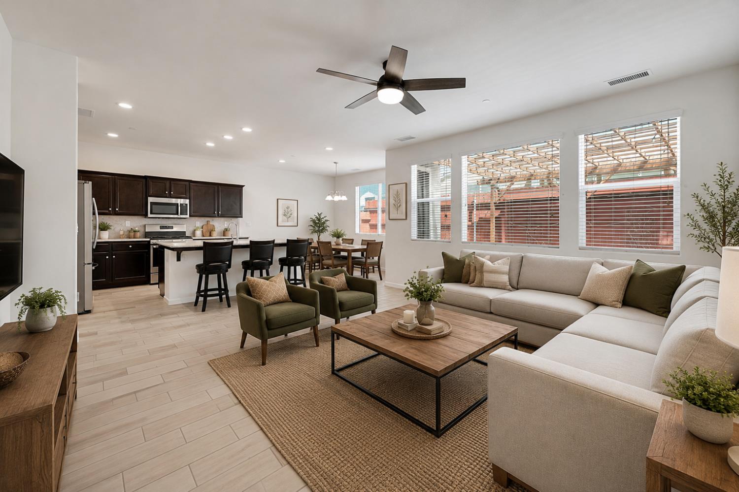 2153 Lombard Ln, Clovis, CA 93619
