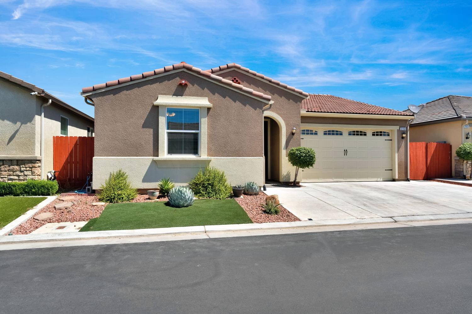 2153 Lombard Ln, Clovis, CA 93619