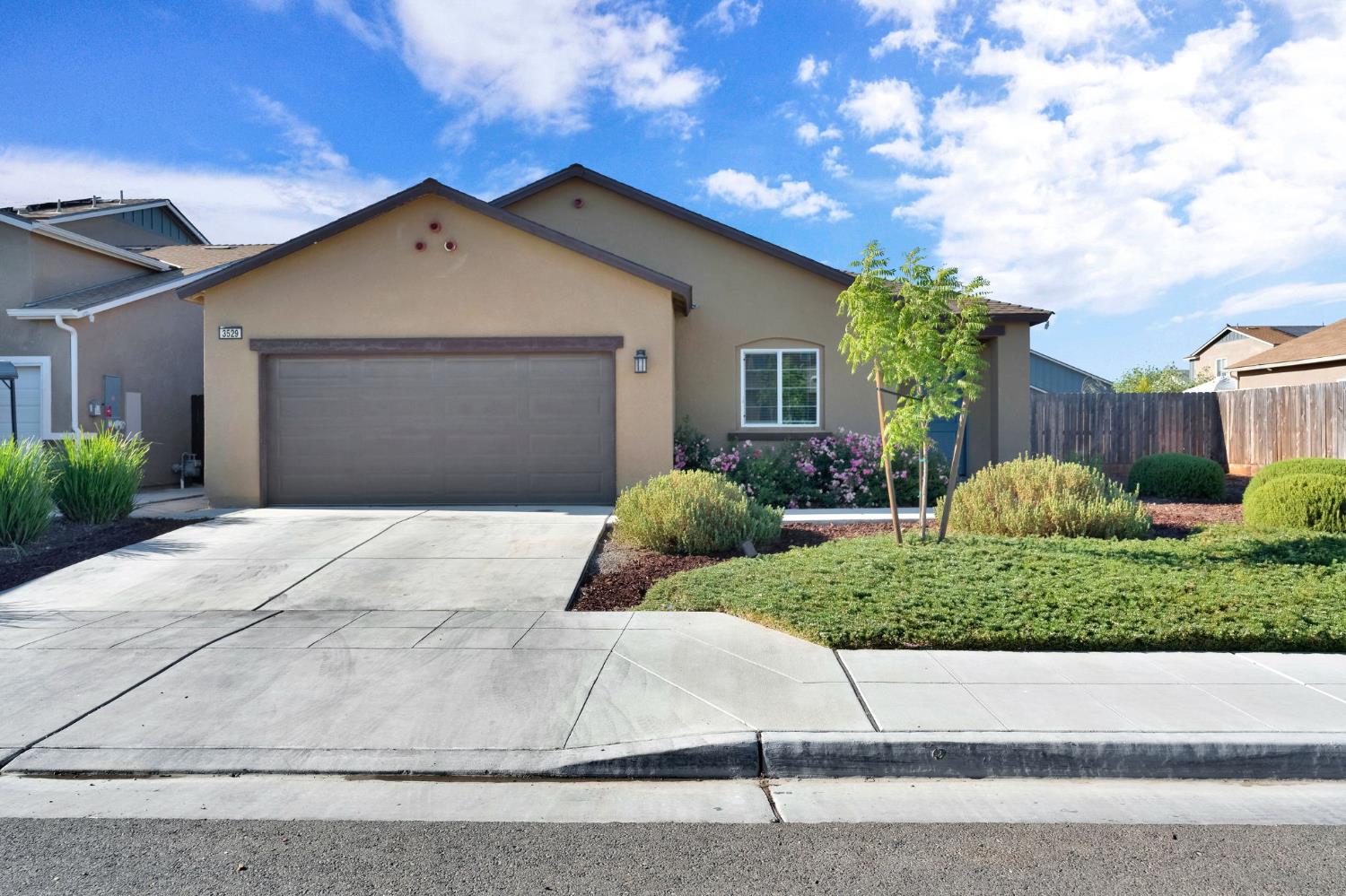 3529 Nile St, Madera, CA 93637