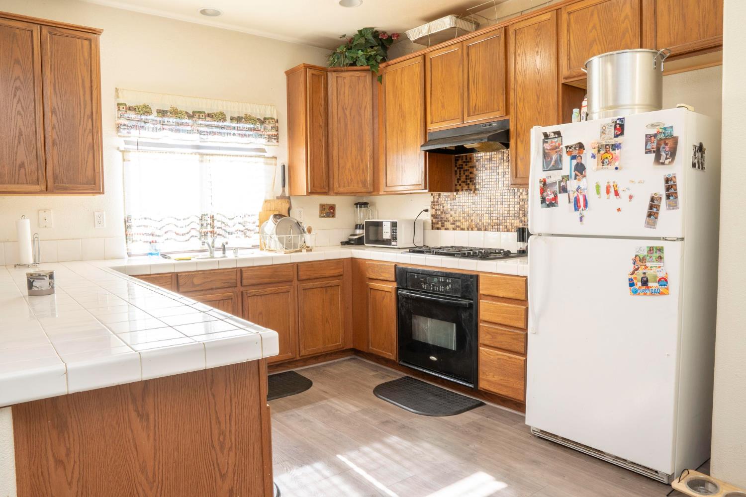 2358 S Rachel Ave, Fresno, CA 93725