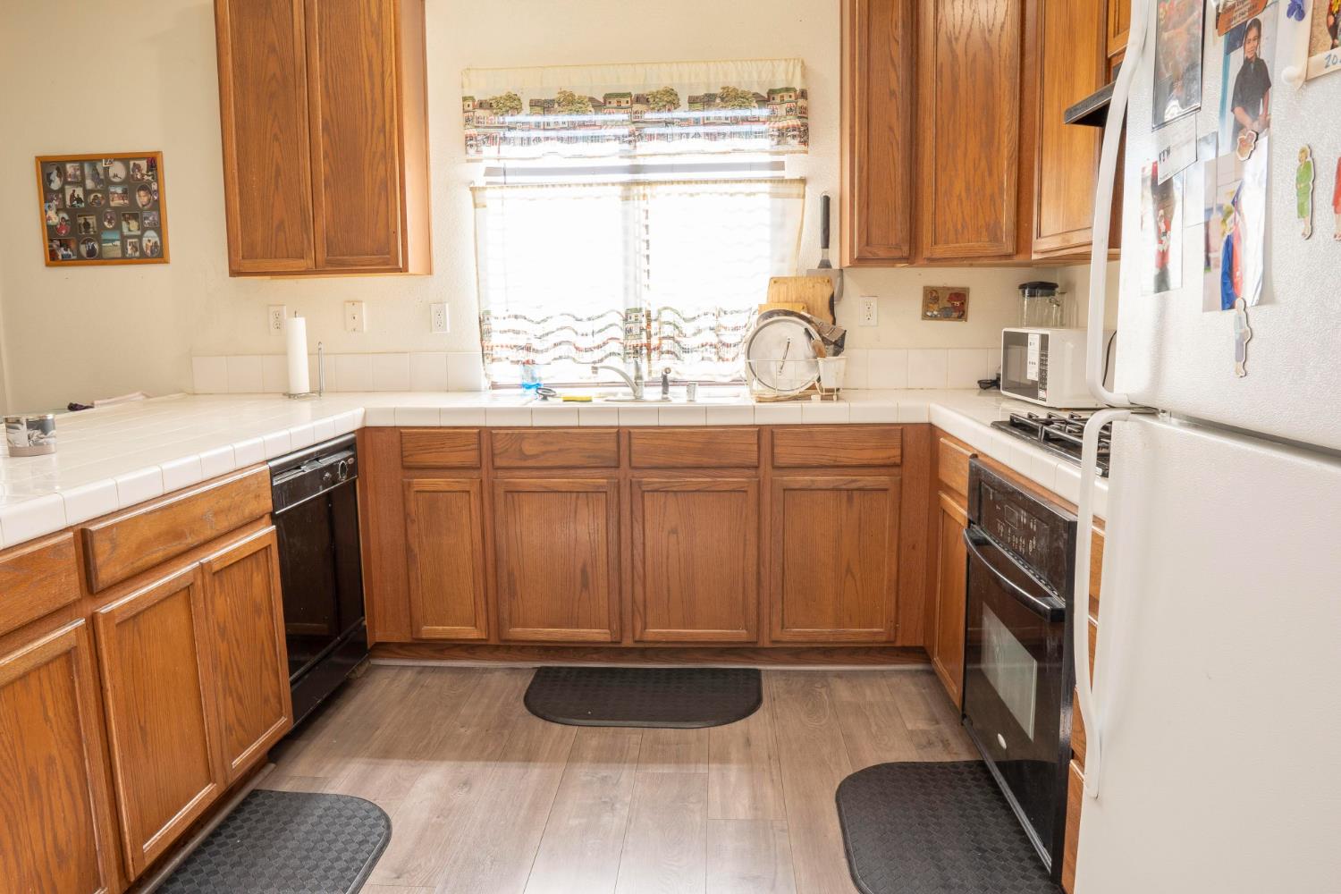 2358 S Rachel Ave, Fresno, CA 93725