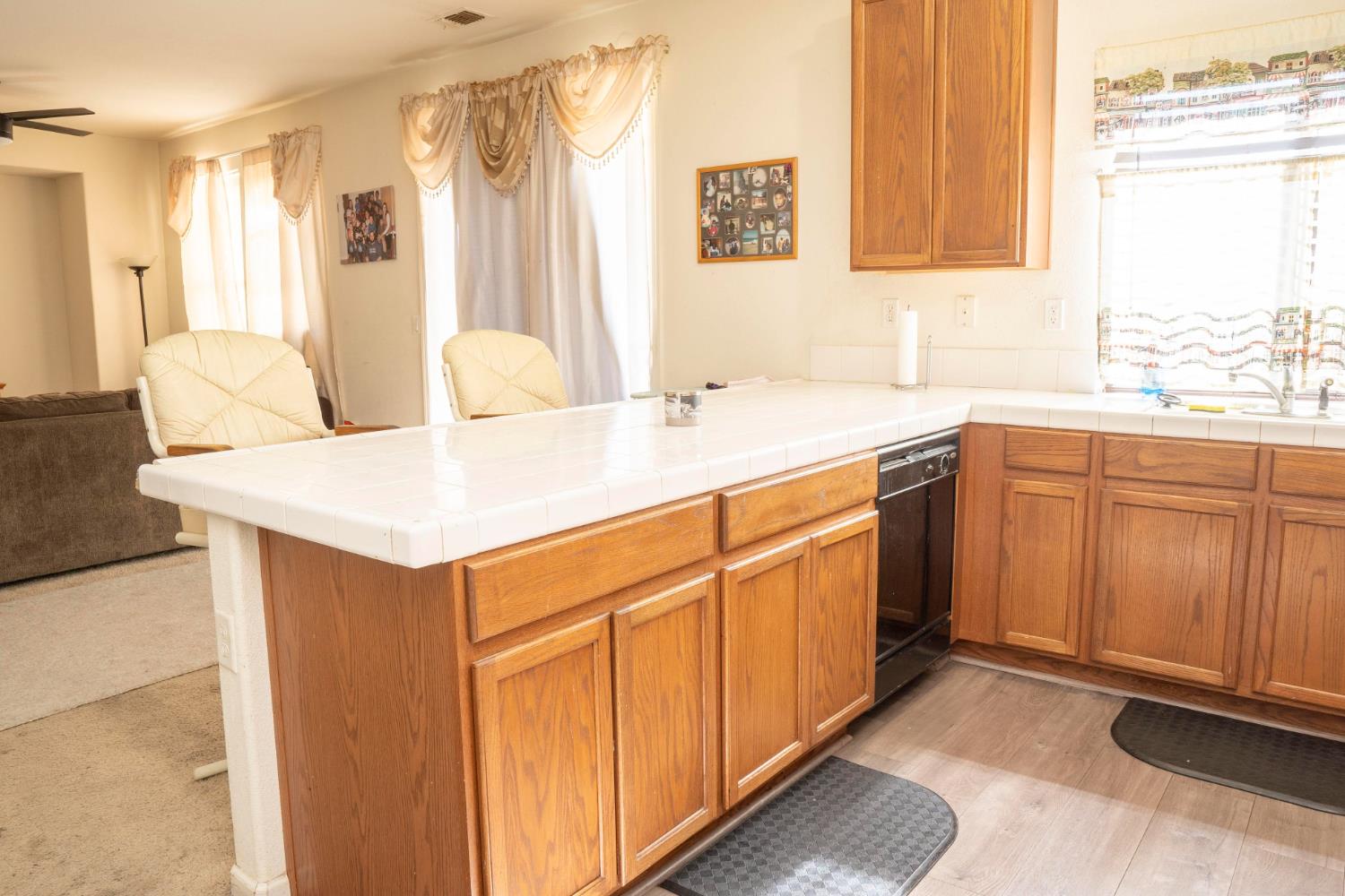 2358 S Rachel Ave, Fresno, CA 93725