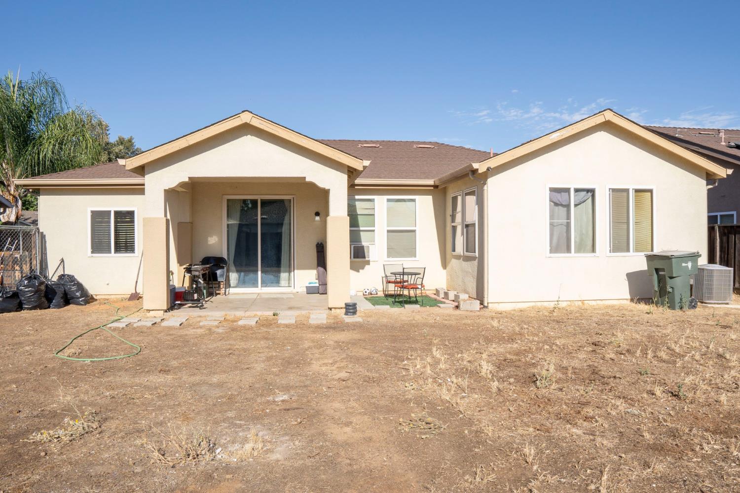 2358 S Rachel Ave, Fresno, CA 93725