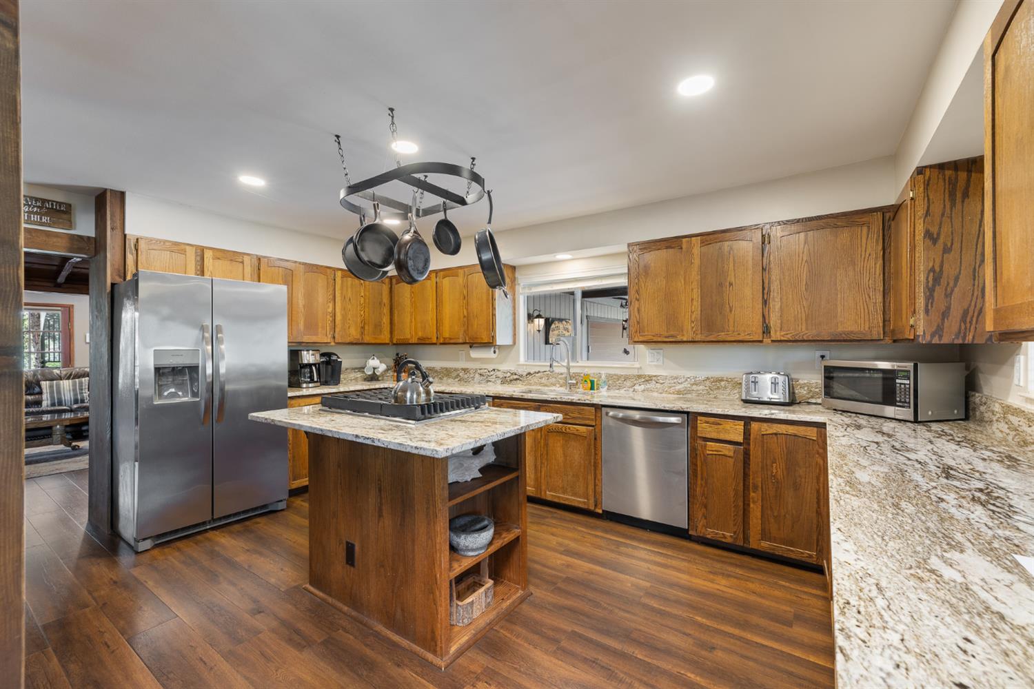 39165 Ski Slope Dr, Bass Lake, CA 93604