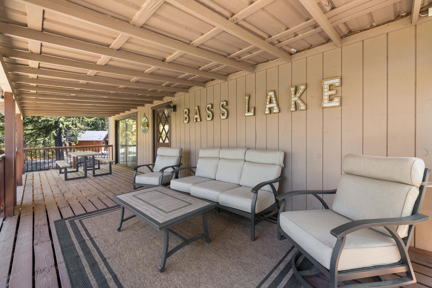 39165 Ski Slope Dr, Bass Lake, CA 93604