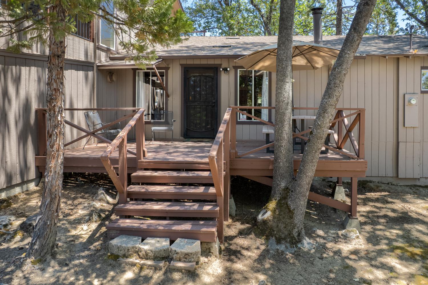 39165 Ski Slope Dr, Bass Lake, CA 93604