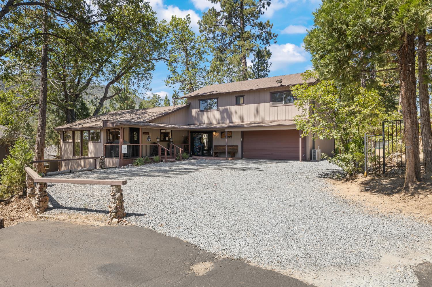 39165 Ski Slope Dr, Bass Lake, CA 93604