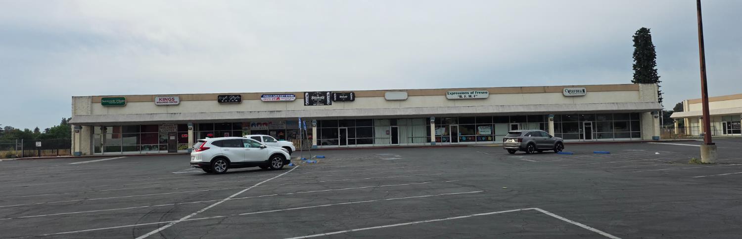 5686 E Kings Canyon Rd, Fresno, CA 93727