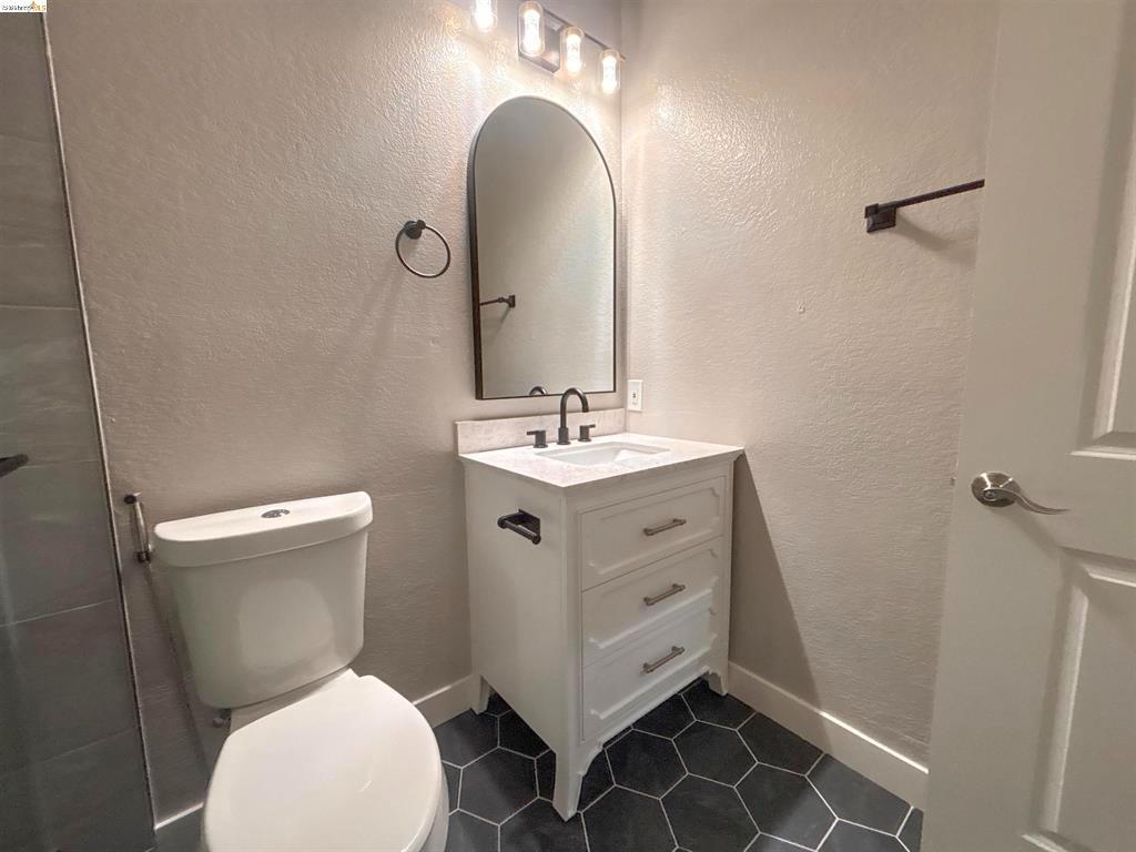 450 Pine Ridge Dr, San Ramon, CA 94582