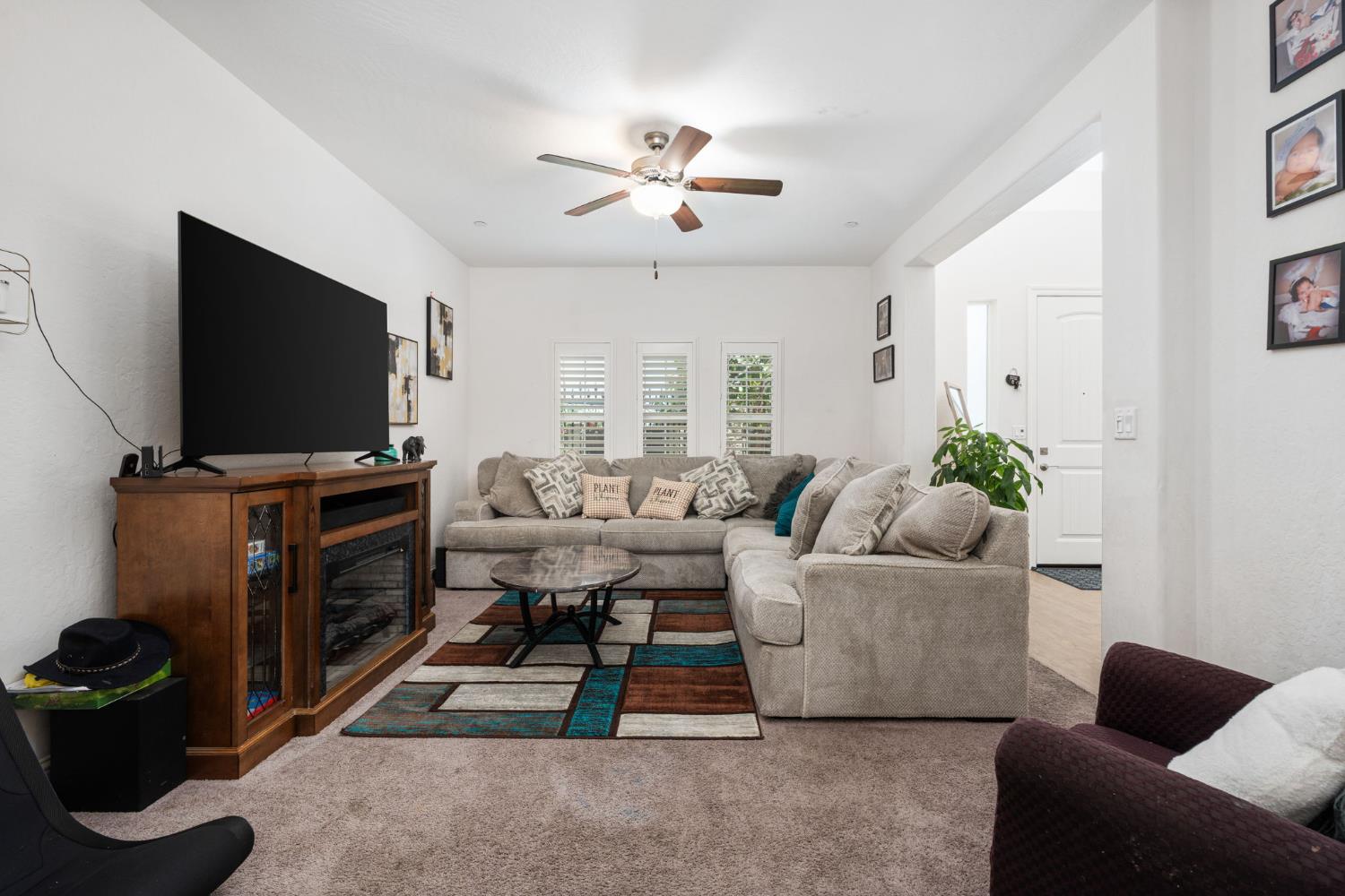 4473 W Langden Dr, Fresno, CA 93722