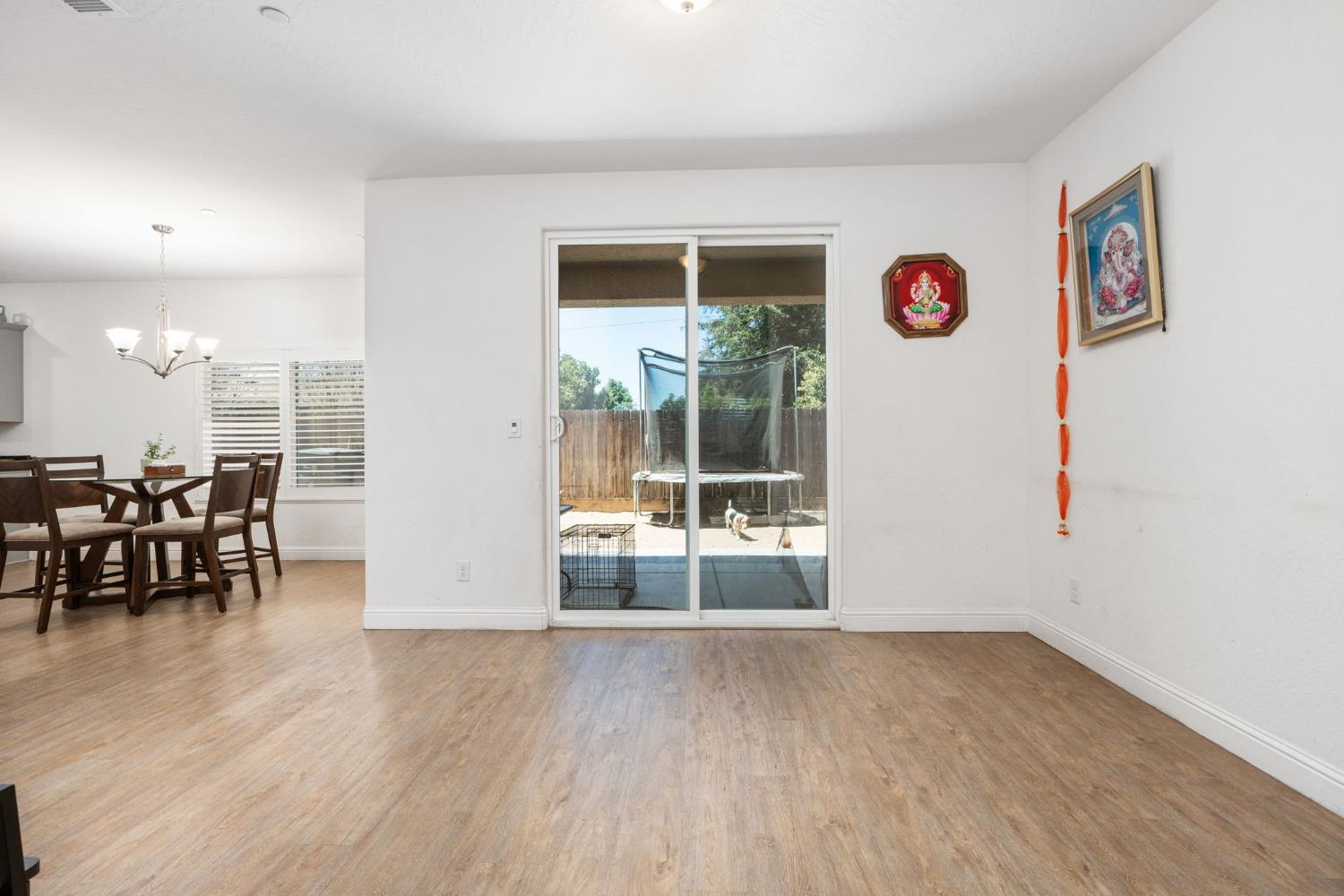 4473 W Langden Dr, Fresno, CA 93722