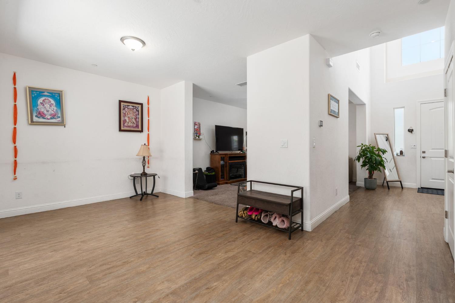 4473 W Langden Dr, Fresno, CA 93722