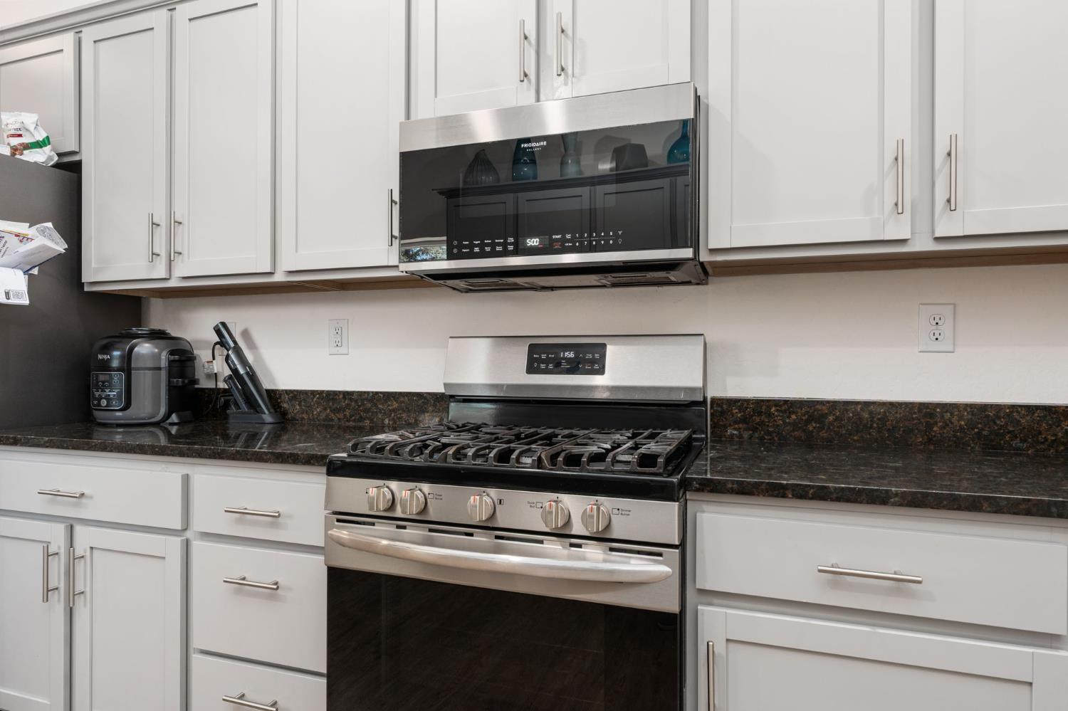 4473 W Langden Dr, Fresno, CA 93722