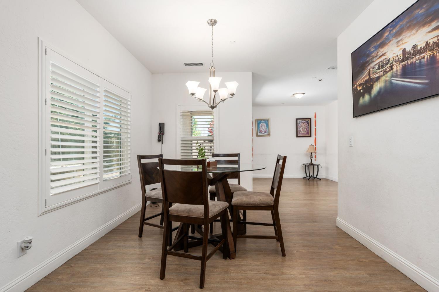 4473 W Langden Dr, Fresno, CA 93722