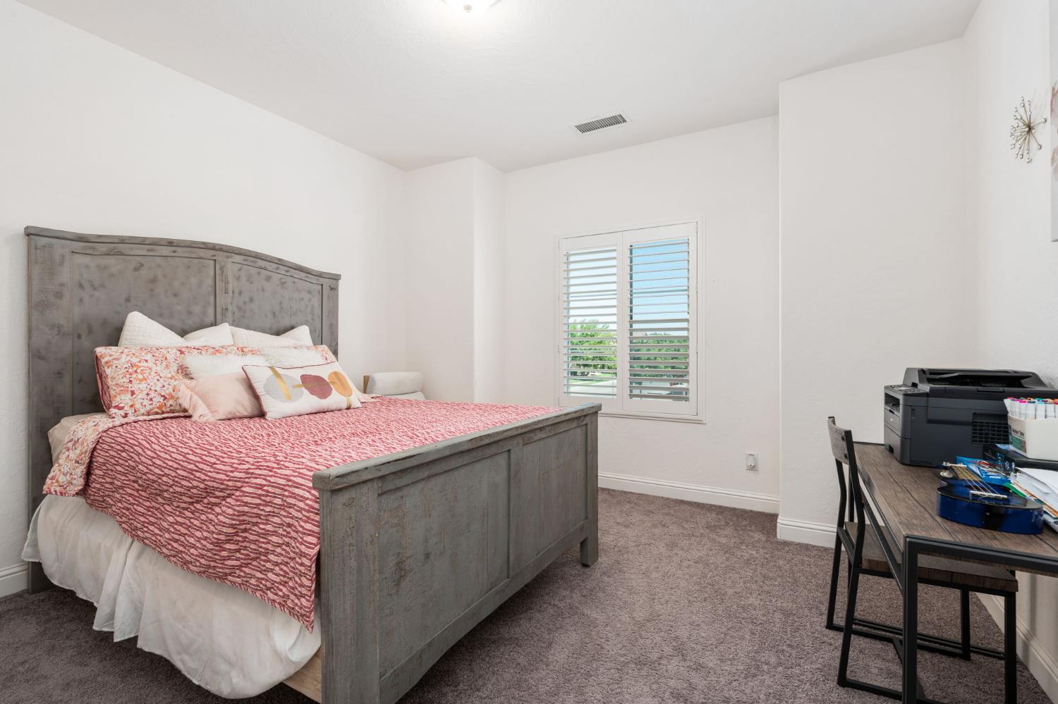 4473 W Langden Dr, Fresno, CA 93722
