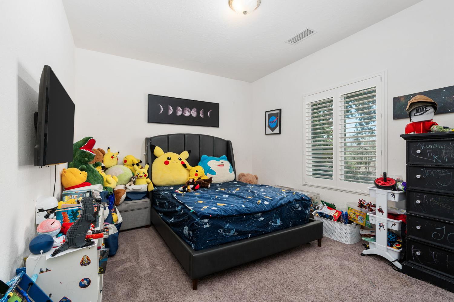 4473 W Langden Dr, Fresno, CA 93722