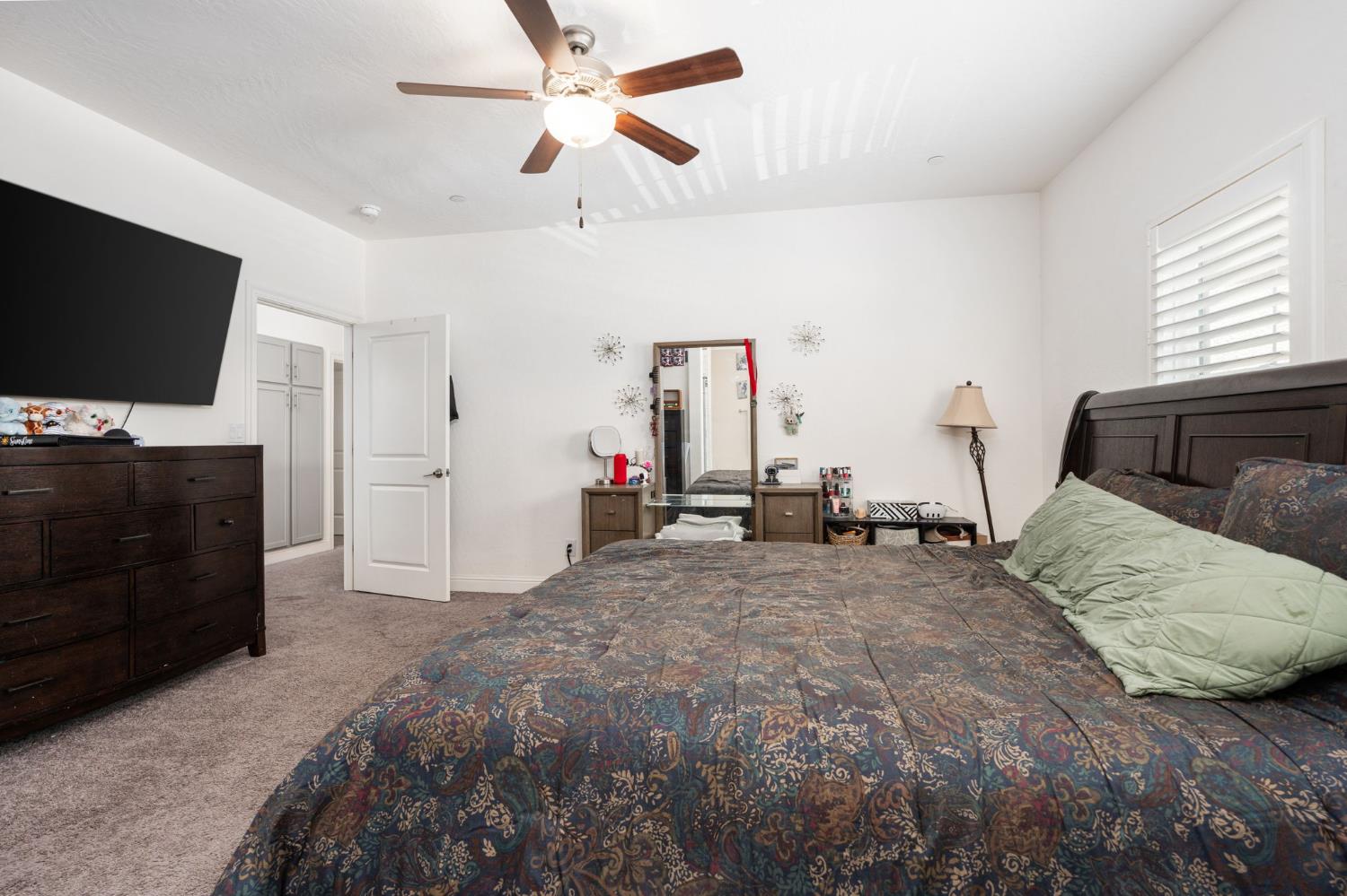 4473 W Langden Dr, Fresno, CA 93722
