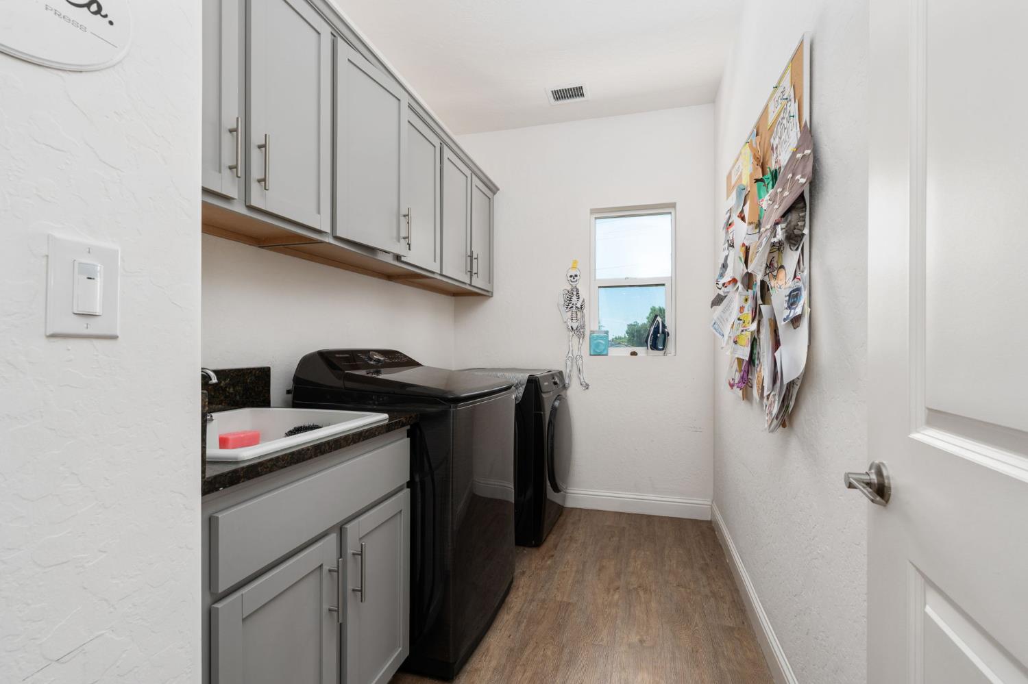 4473 W Langden Dr, Fresno, CA 93722