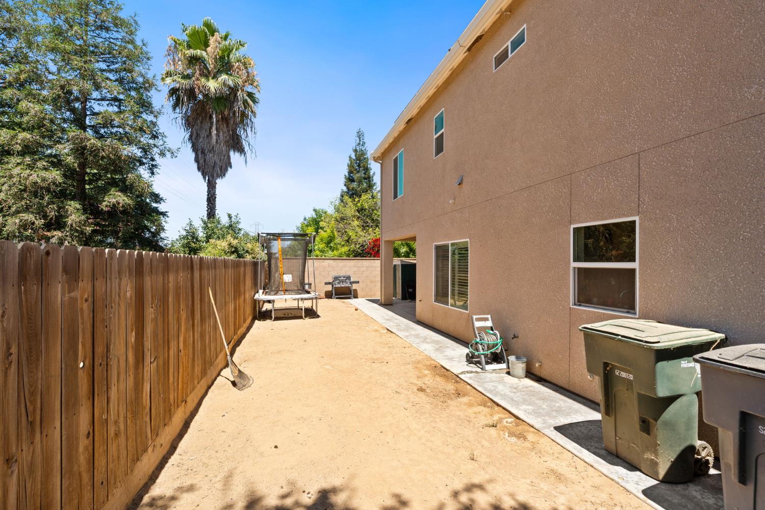 4473 W Langden Dr, Fresno, CA 93722